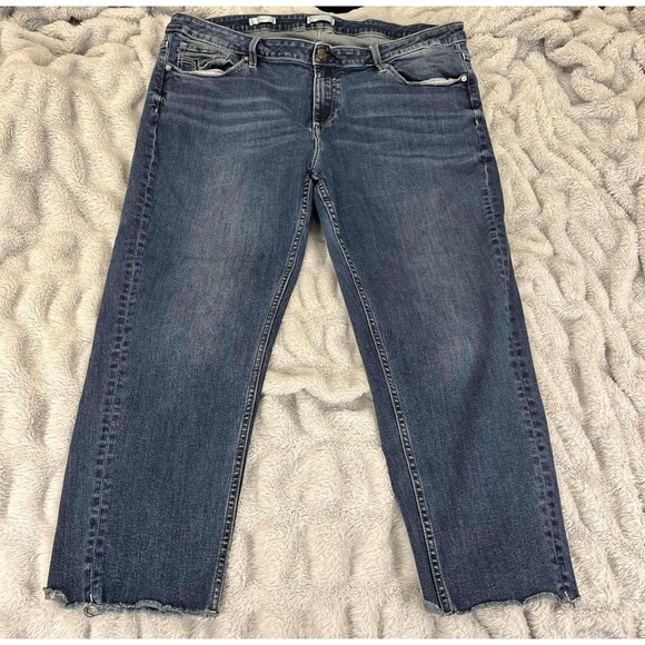 Vigoss Jeans Women 24 Crop Medium Wash Stretch Denim Raw Hem Embroidered Pockets - Picture 1 of 9